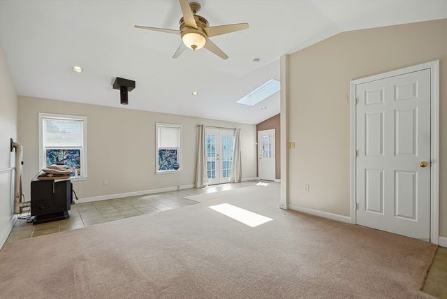 55 Chilmark St, Worcester, MA 01604