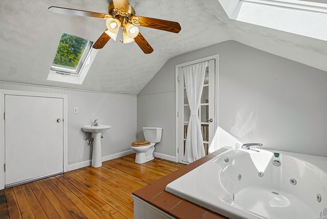 55 Chilmark St, Worcester, MA 01604