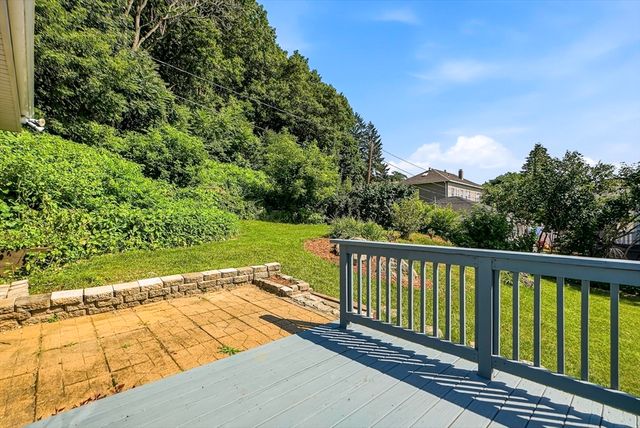 55 Chilmark St, Worcester, MA 01604