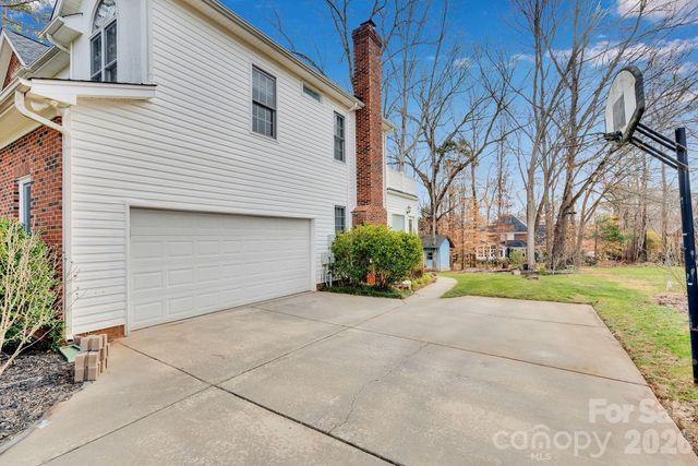 5305 Ravenglass Court, Waxhaw, NC 28173