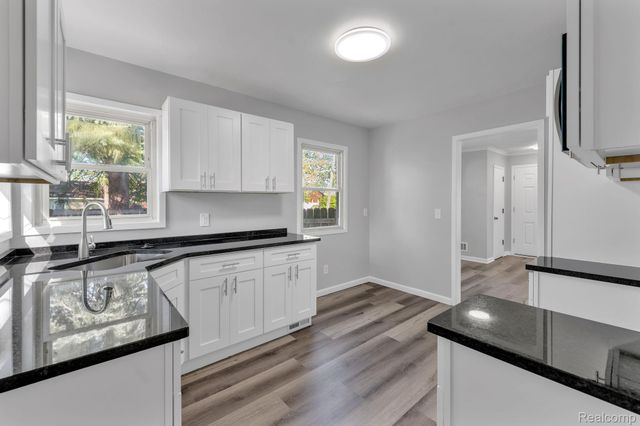 28999 Beechnut Street, Inkster, MI 48141