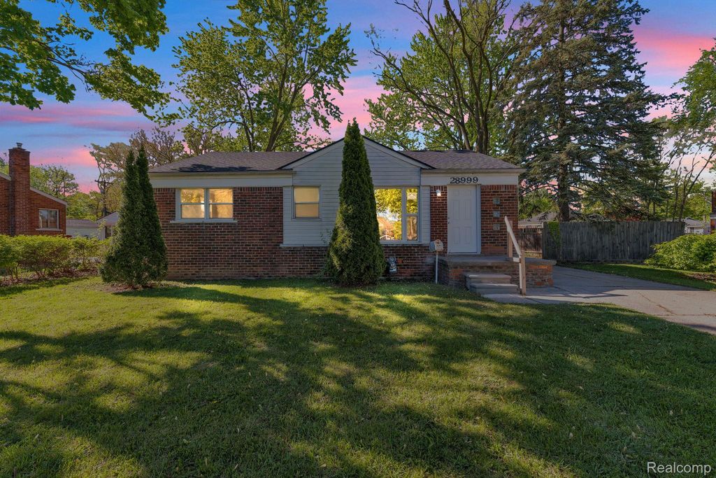 28999 Beechnut Street, Inkster, MI 48141
