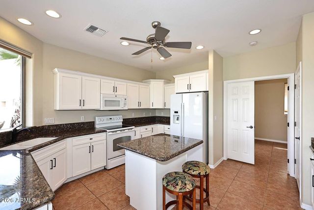 2463 N FILLMORE Court, Mesa, AZ 85215