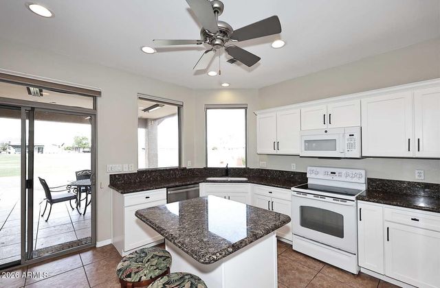 2463 N FILLMORE Court, Mesa, AZ 85215