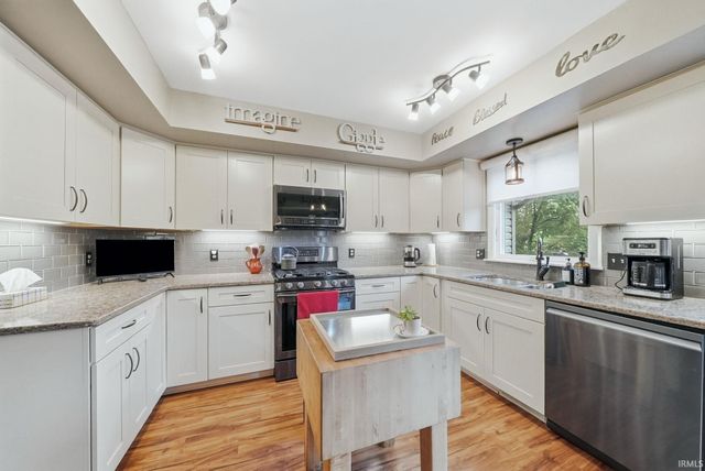 2522 E Saint Thomas Point, Fort Wayne, IN 46815