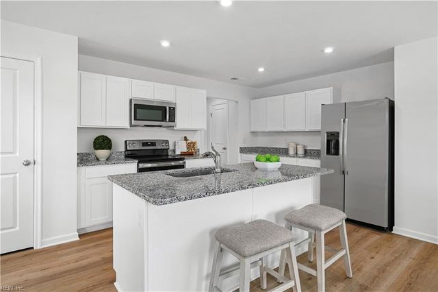 615 Hopi CT, Portsmouth, VA 23701