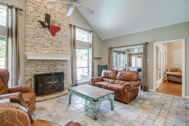 9406 S Longwood Drive, Granbury, TX 76049