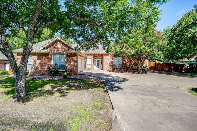 9406 S Longwood Drive, Granbury, TX 76049