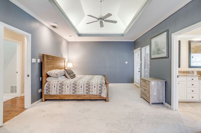 9406 S Longwood Drive, Granbury, TX 76049