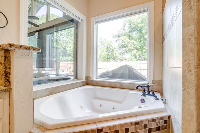 9406 S Longwood Drive, Granbury, TX 76049