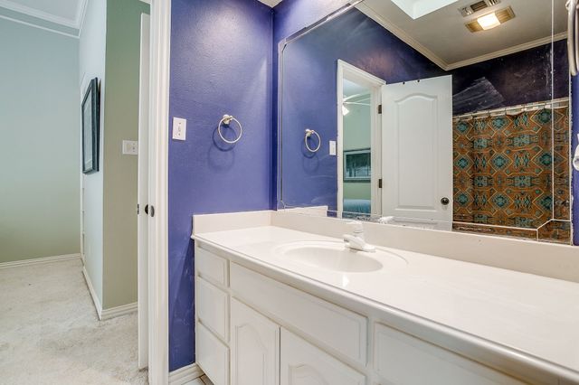 9406 S Longwood Drive, Granbury, TX 76049