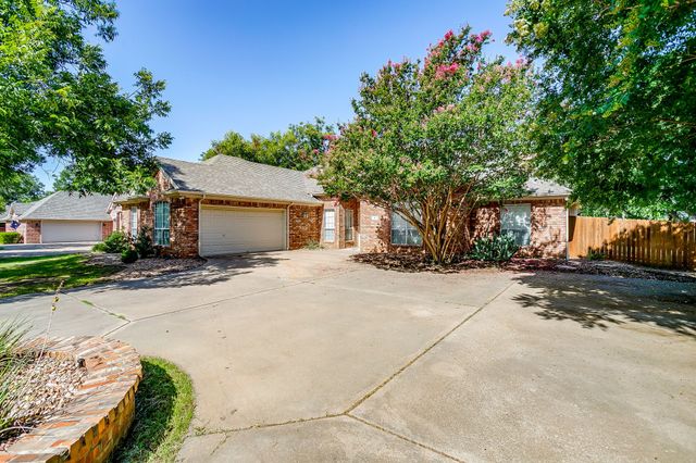 9406 S Longwood Drive, Granbury, TX 76049