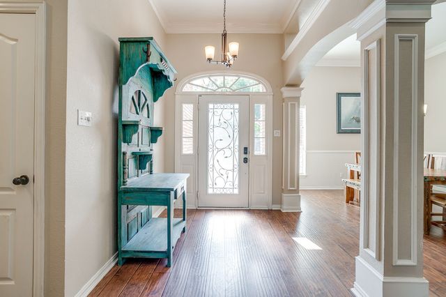 9406 S Longwood Drive, Granbury, TX 76049