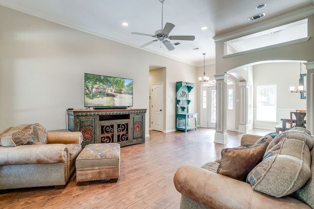 9406 S Longwood Drive, Granbury, TX 76049