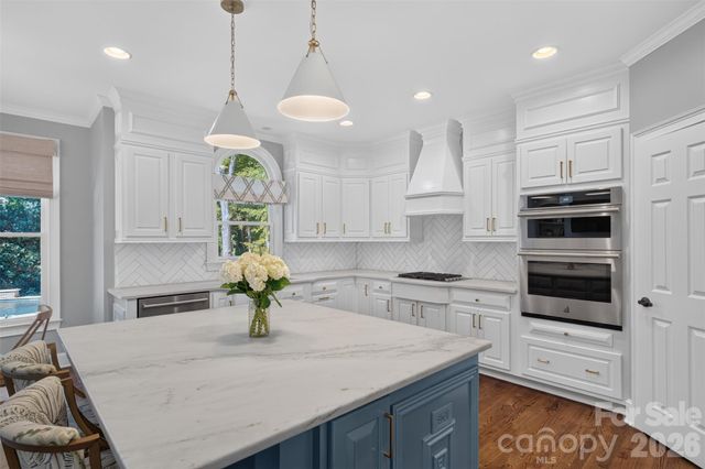 8634 Woodmere Crossing Drive, Charlotte, NC 28226