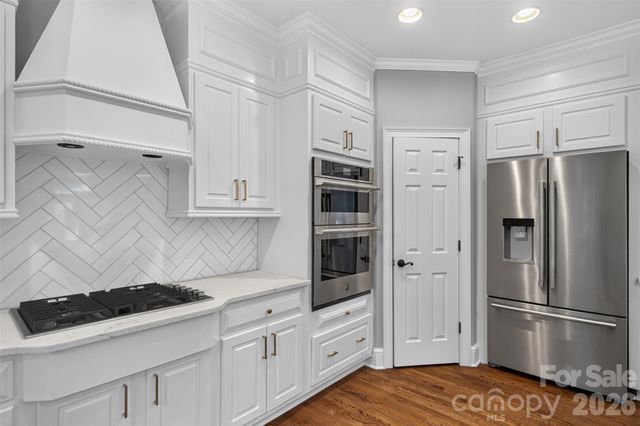 8634 Woodmere Crossing Drive, Charlotte, NC 28226