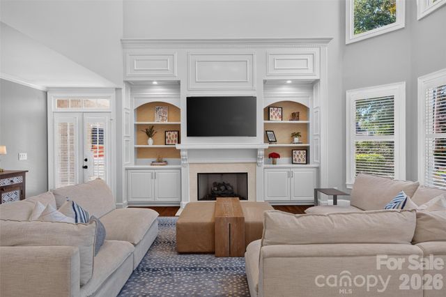 8634 Woodmere Crossing Drive, Charlotte, NC 28226