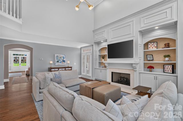8634 Woodmere Crossing Drive, Charlotte, NC 28226