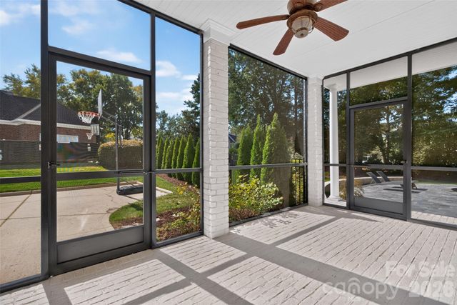 8634 Woodmere Crossing Drive, Charlotte, NC 28226
