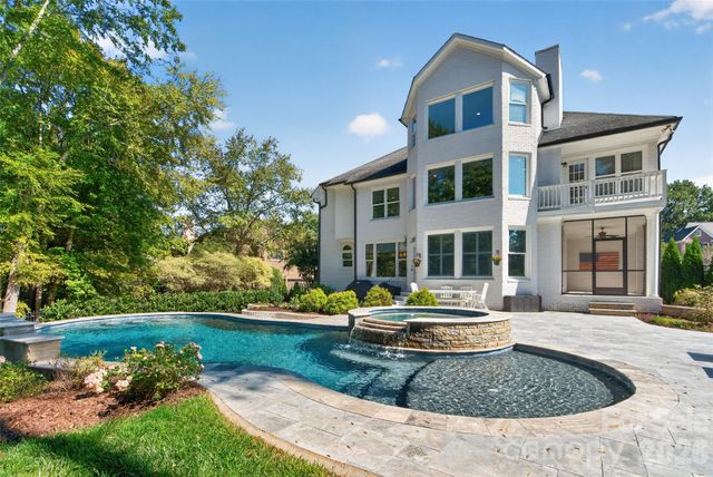 8634 Woodmere Crossing Drive, Charlotte, NC 28226