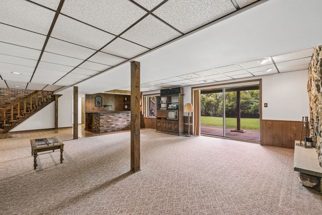3035 Red Barn Road, Crystal Lake, IL 60012
