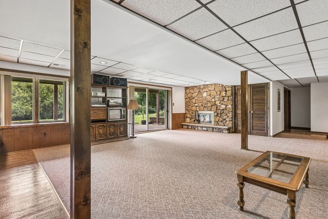 3035 Red Barn Road, Crystal Lake, IL 60012