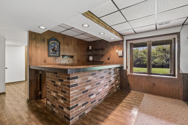 3035 Red Barn Road, Crystal Lake, IL 60012