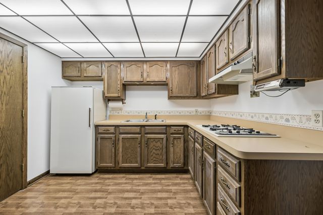 3035 Red Barn Road, Crystal Lake, IL 60012