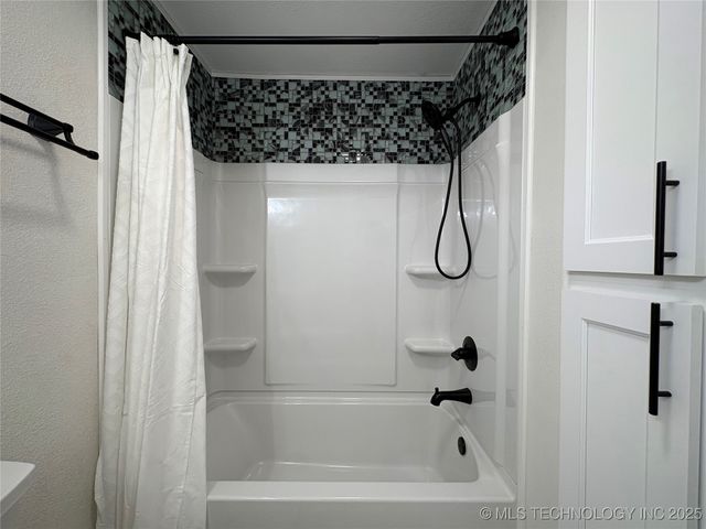 1301 9th Avenue NW, Ardmore, OK 73401