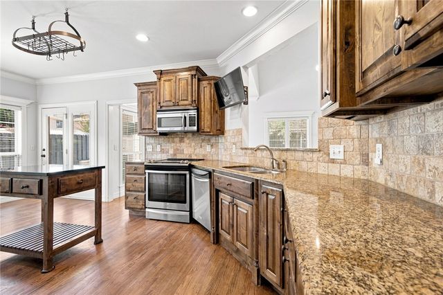 833 E Birwin Street, Fayetteville, AR 72703
