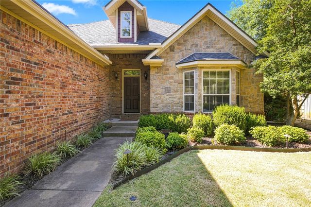 833 E Birwin Street, Fayetteville, AR 72703