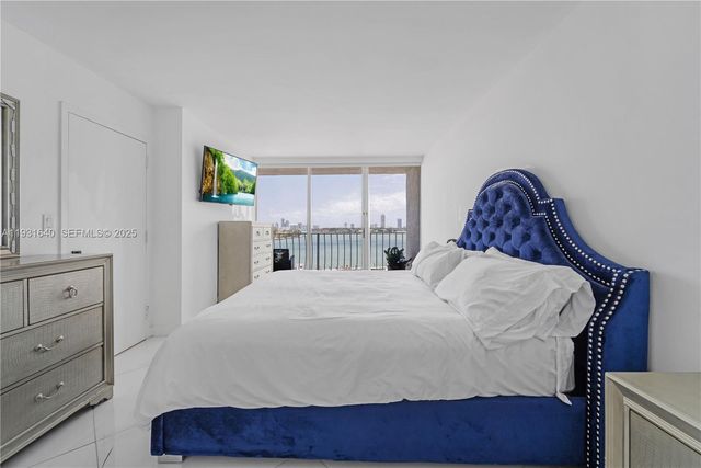 7601 E Treasure Dr 819, North Bay Village, FL 33141