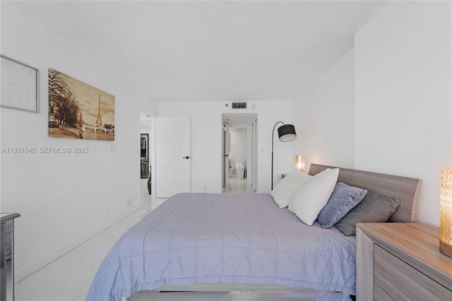 7601 E Treasure Dr 819, North Bay Village, FL 33141