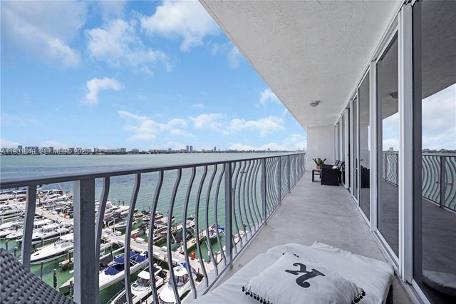 7601 E Treasure Dr 819, North Bay Village, FL 33141