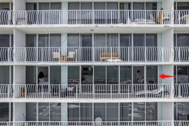 7601 E Treasure Dr 819, North Bay Village, FL 33141