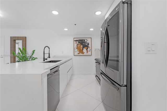 7601 E Treasure Dr 819, North Bay Village, FL 33141