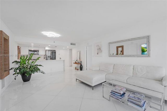 7601 E Treasure Dr 819, North Bay Village, FL 33141