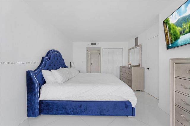 7601 E Treasure Dr 819, North Bay Village, FL 33141