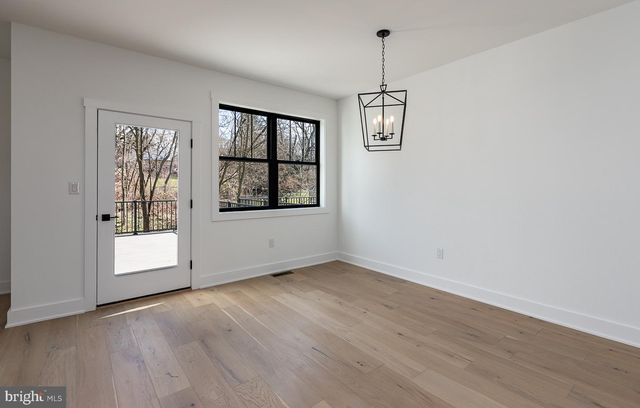 981 HENRY AVE, Wayne, PA 19087