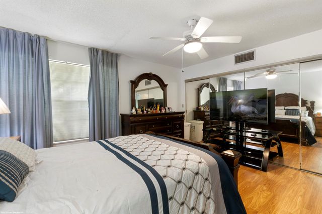 12005 Poinciana Boulevard 205, Royal Palm Beach, FL 33411