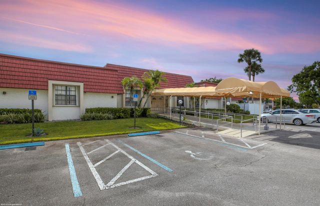 12005 Poinciana Boulevard 205, Royal Palm Beach, FL 33411