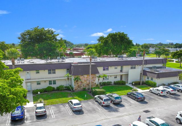 12005 Poinciana Boulevard 205, Royal Palm Beach, FL 33411