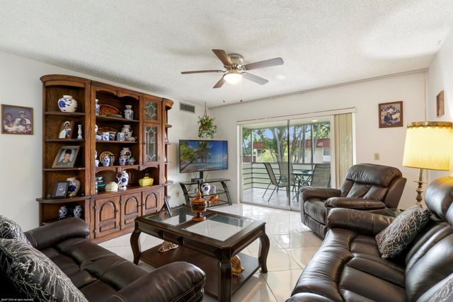 12005 Poinciana Boulevard 205, Royal Palm Beach, FL 33411