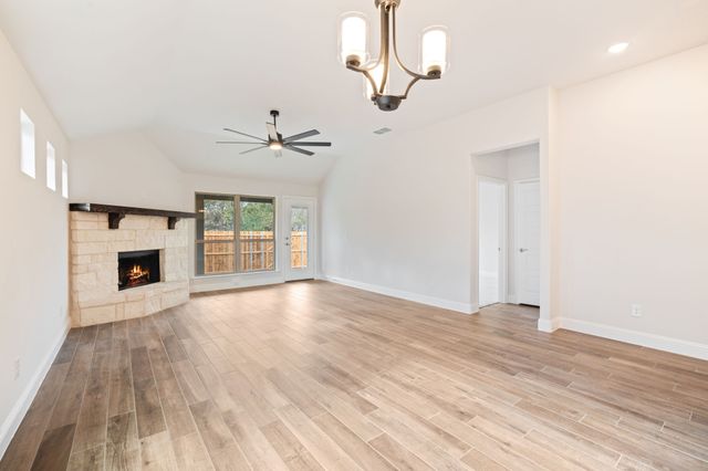 618 Kyle Drive, Tioga, TX 76271