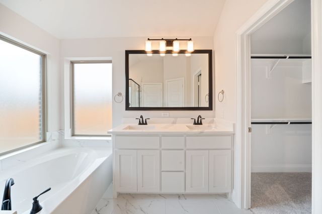 618 Kyle Drive, Tioga, TX 76271