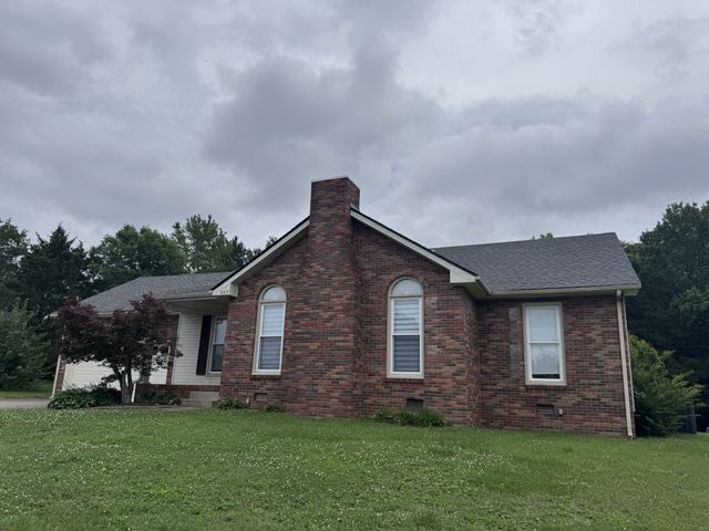 203 Melodie Dr, Clarksville, TN 37043