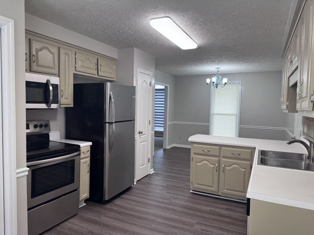203 Melodie Dr, Clarksville, TN 37043