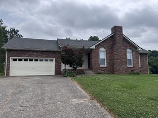 203 Melodie Dr, Clarksville, TN 37043