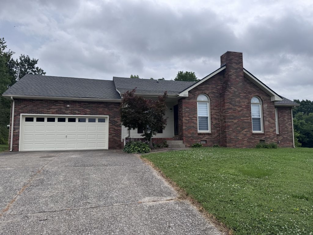 203 Melodie Dr, Clarksville, TN 37043