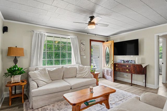 1040 Nosegay Rd, White Bluff, TN 37187